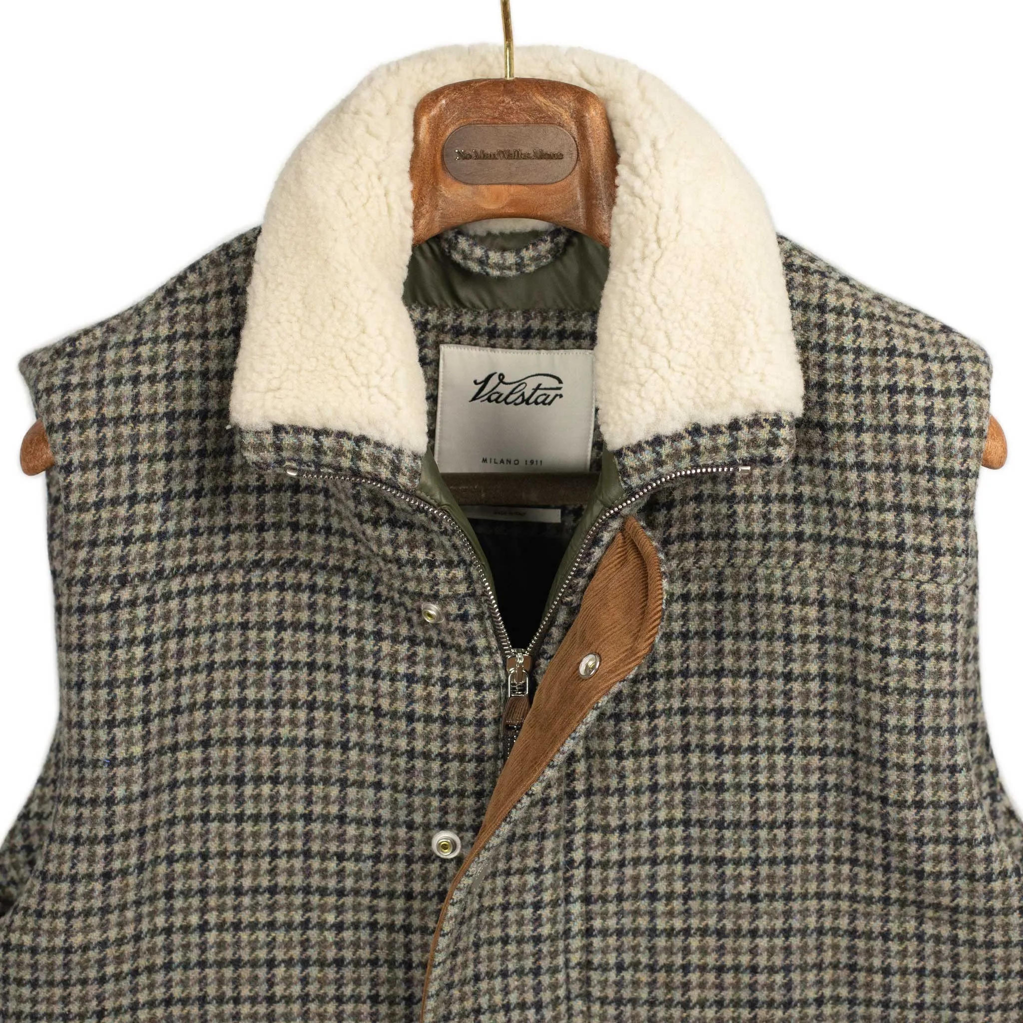 Oscar padded vest in lambswool grey and olive houndstooth wool