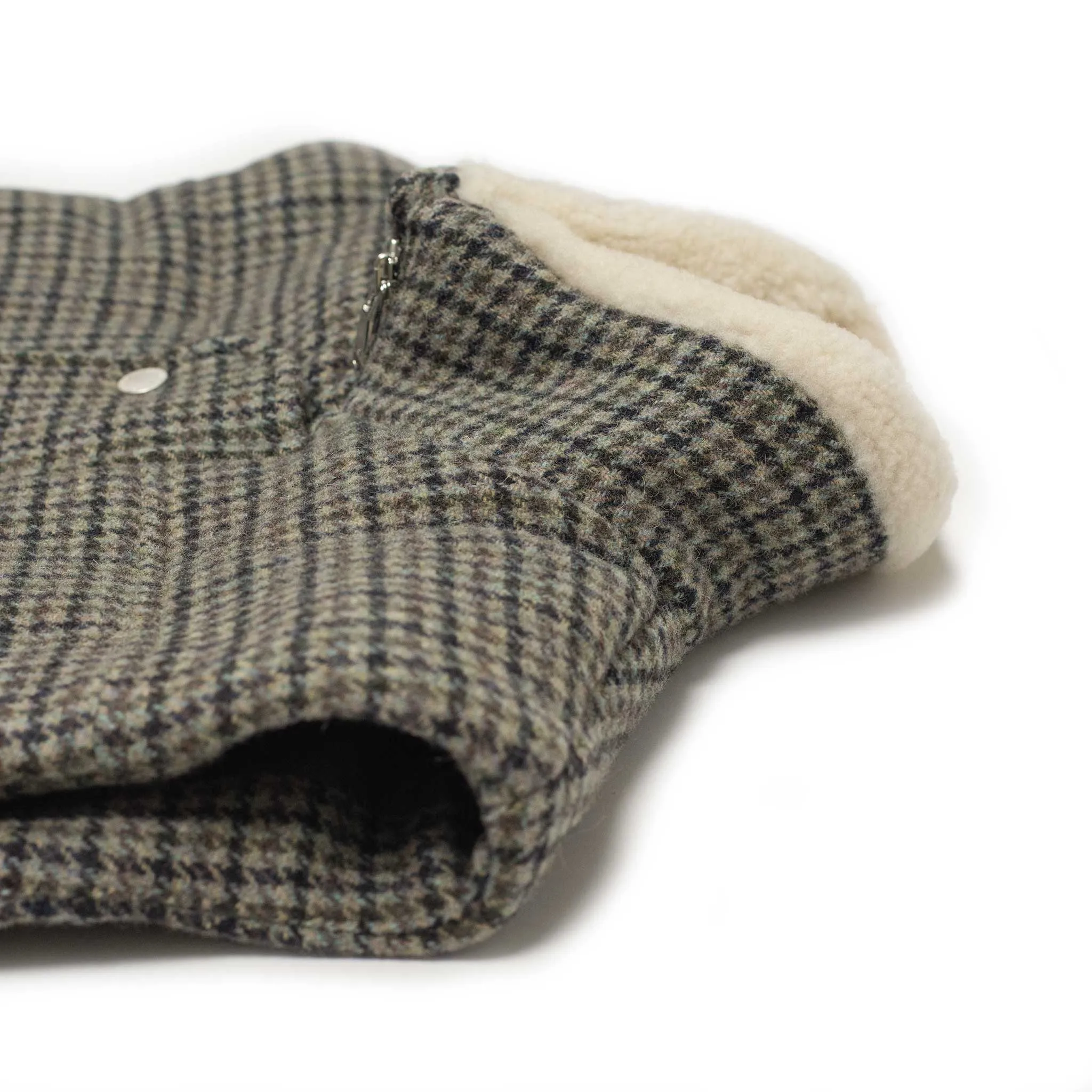 Oscar padded vest in lambswool grey and olive houndstooth wool