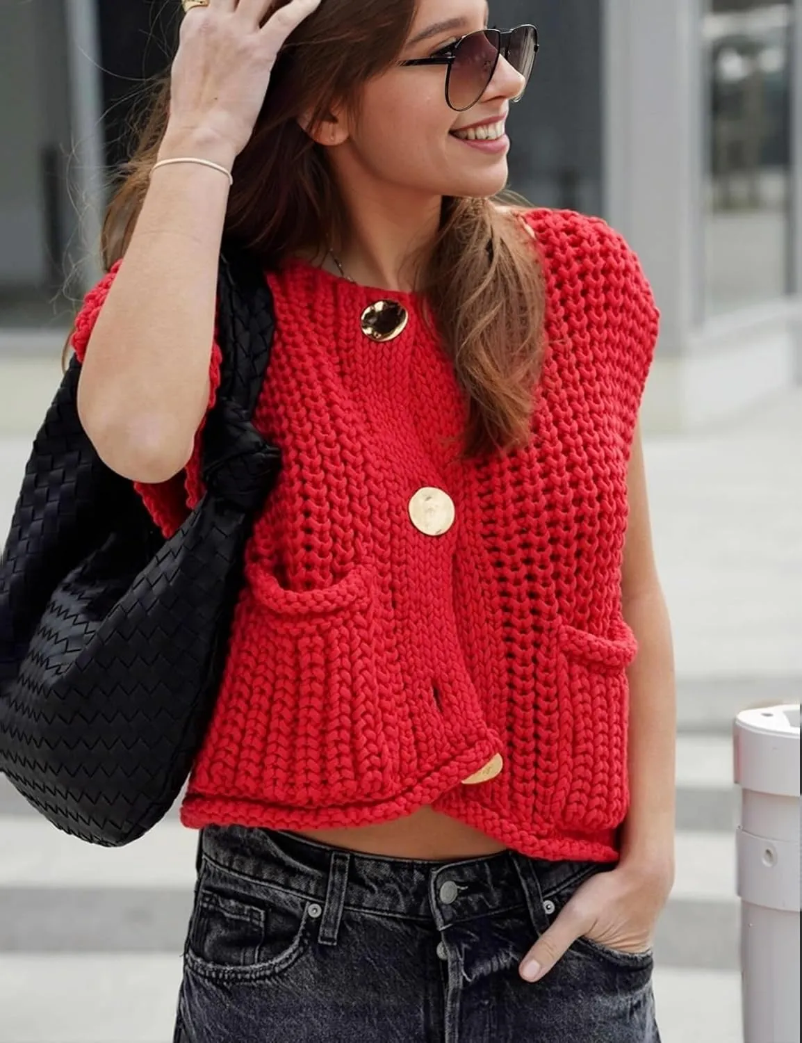 Wyeysyt Sweater Vest Women Sleeveless Crop Knit Cardigan Casual Button Down Cropped Knitted Sweater Vest with Pockets